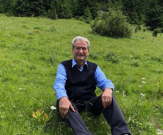 Me atlete dhe mes gjelbërimit, Berisha “braktis” Tiranën në fundjavë