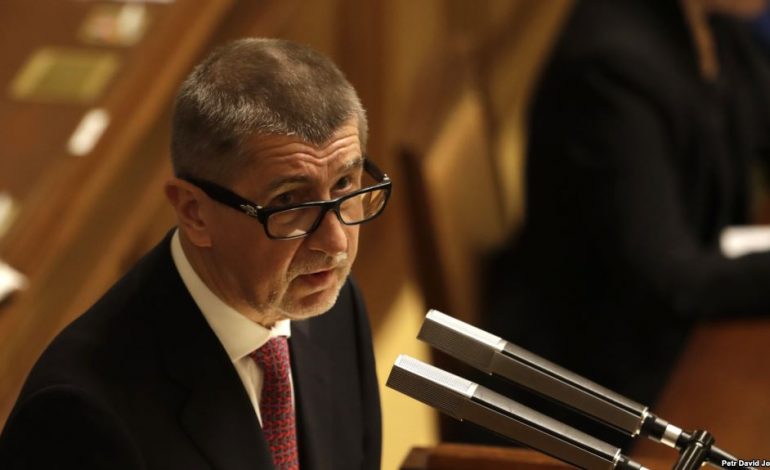 Kriza e emigrantëve/ Kryeministri çek: Nuk lejojmë emigrantë të paligjshëm në territorin tonë