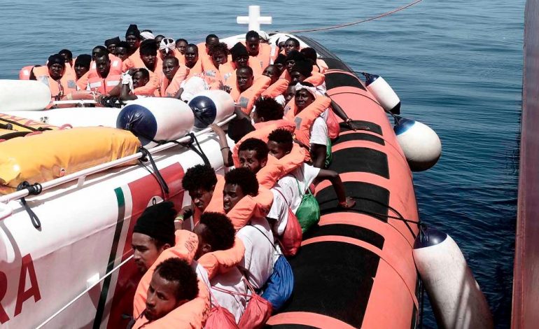 Dy anije të tjera me emigrantë në brigjet libiane, Salvini: Nuk do prekin kurrë tokën italiane