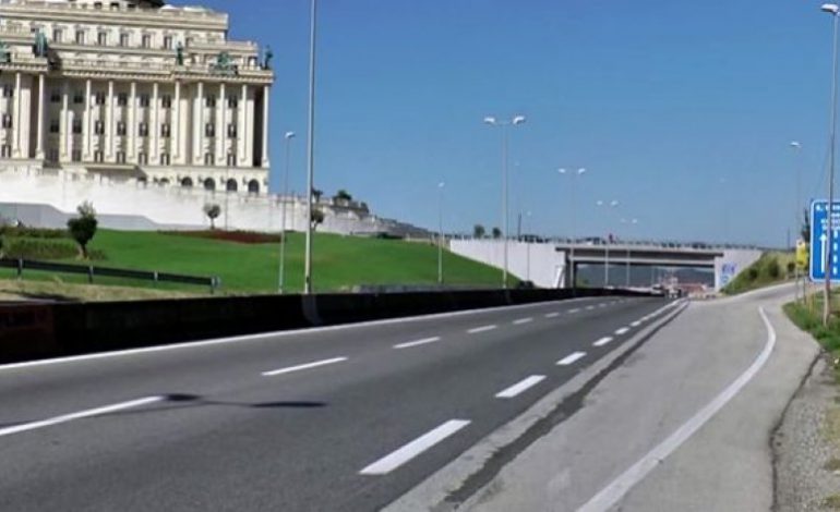 NDËRHYRJA NË AUTOSTRADË/ Përfundojnë punimet tek “Mbikalimi i Shkozetit”. Rruga e lirë për …