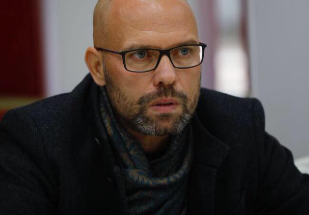 “Shqipëria ka kapacitet për 600 mijë refugjatë”, Manjani: Ku i keni këto mundësi o miza kali?