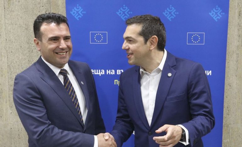 Maqedonia dhe Greqia/ Zbulohet dita kur do të nënshkruajnë marrëveshjen për emrin