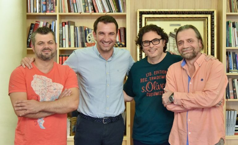 Erion Veliaj në Twitter: Arrihet marrëveshja për TEATRIN, gati të nisim negociatat
