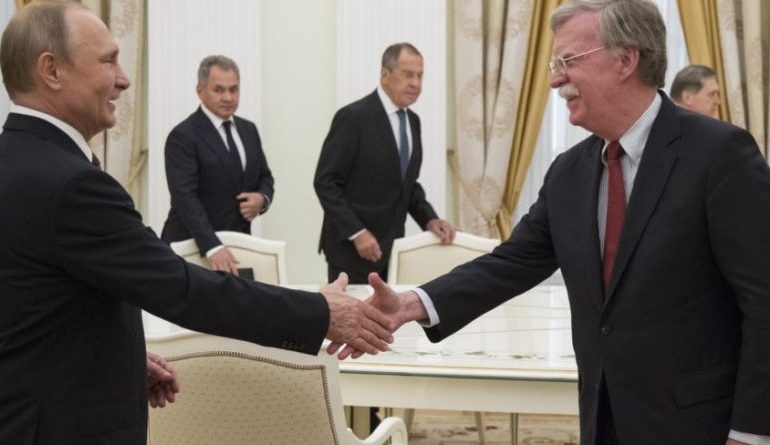 TAKIMI TRUMP-PUTIN/ Zyrtari amerikan vizitë në Moskë për marrëdhëniet SHBA-RUSI
