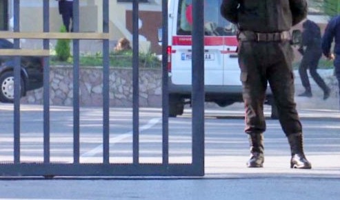 I PAJETË ME PLUMB NË KOKË/ Pistat e HETIMIT: Shoferi i ministrit XHAFAJ mund të jetë…