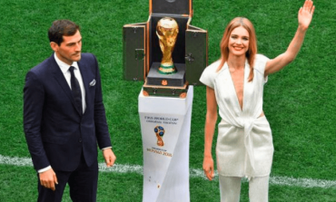 Ceremonia e hapjes, Iker Casillas prezanton Kupën e Botës (FOTO)