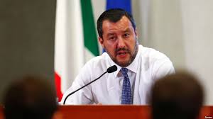 ARDHJA E 20 REFUGJATËVE NË SHQIPËRI/ Pas reagimit të BE-së, ministri italian: Ku jemi këtu në shtëpi pushimi…