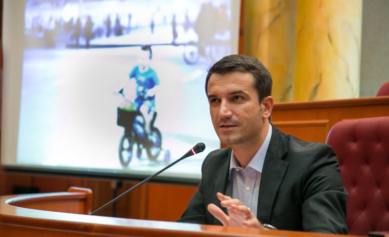 Rriten pagat për edukatoret e çerdheve dhe të kopshteve/ Veliaj: Një nga premtimet tona