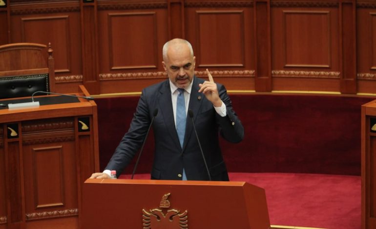 Opozita kërkon Ramën në sallën e Kuvendit, Ruçi: “Se detyroni dot të vijë”. Ndërpret seancën