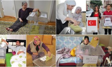 Risi/ Të moshuarit dhe të sëmurët në Turqi votuan në shtëpitë e tyre