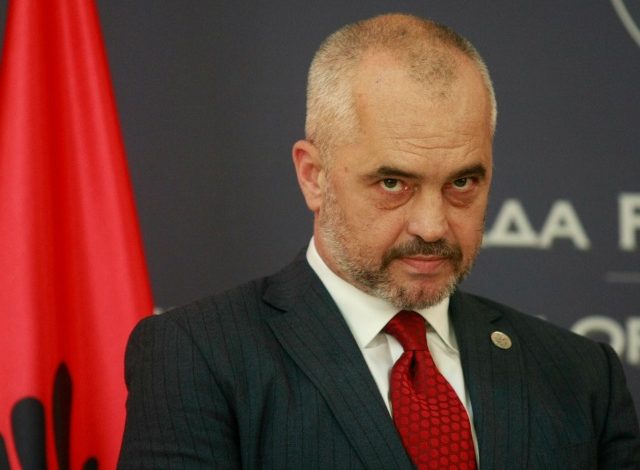 “Ekonomia me performancën më të lartë në rajon”/ Komentuesit-Ramës: U rrofshin lajmet, jemi pa punë