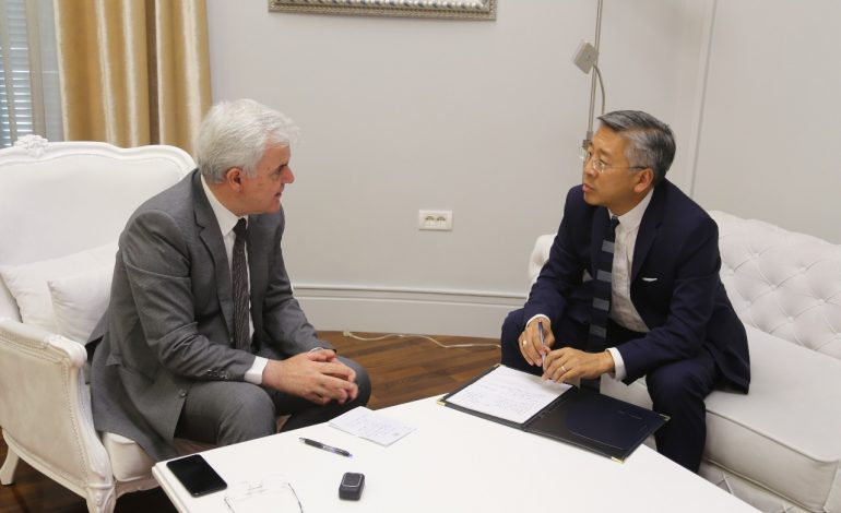 Dalin detajet nga takimi mes ministrit të Brendshëm dhe ambasadorit amerikan/ Lu i kërkon Xhafajt….