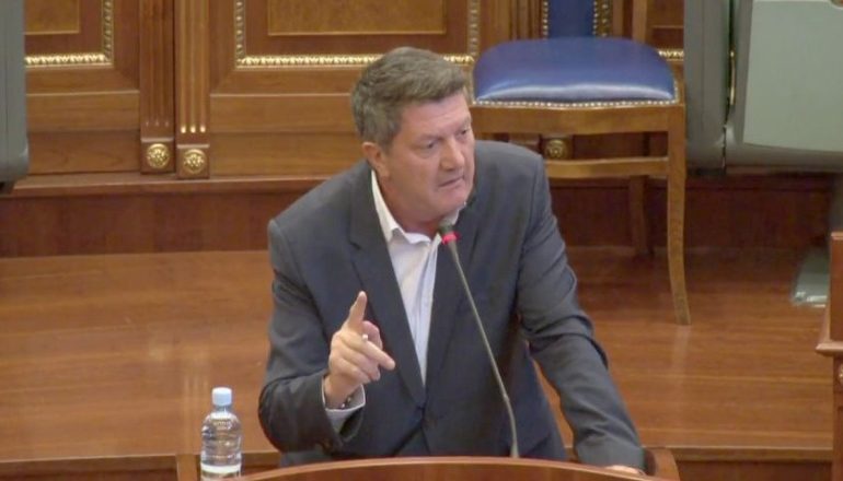 Befason DEPUTETI: Kryeprokurorja e EULEX bëri seks me një politikan të lartë…