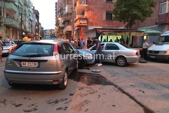 AKSIDENT I TREFISHTË NË DURRËS/ Automjetet PËRPLASEN rëndë me…