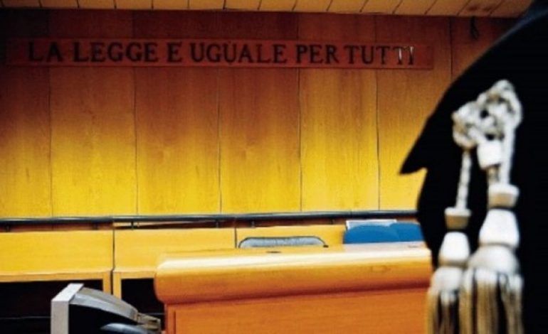 SPIUNONTE TEK SHQIPTARI/ Arrestohet dhe dënohet polici italian, fqinji i tij ishte… (EMRAT)