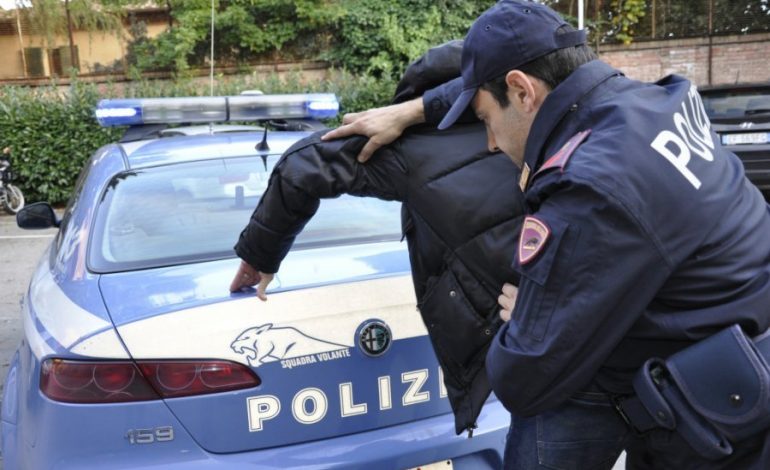 “KORRIERI I DROGËS”/ Si u kap shqiptari me 20 mijë euro dhe KOKAINËN që…