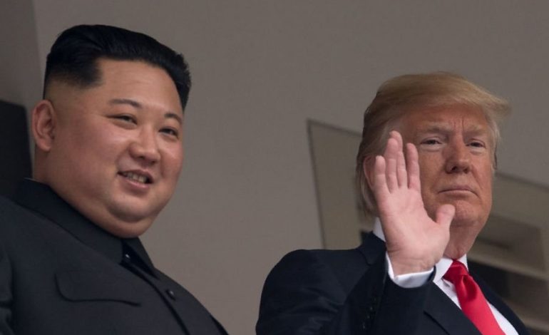 LIVE/ Ndiqni takimin midis Donald Trump dhe Kim Jong Un,nga shtrëngimi i duarve deri te marrëveshja…