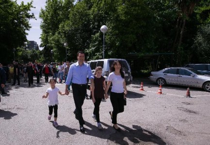 A po survejohet Lulzim Basha?/ Kreu i PD mbledh me urgjencë deputetët. Ja kush merr pjesë