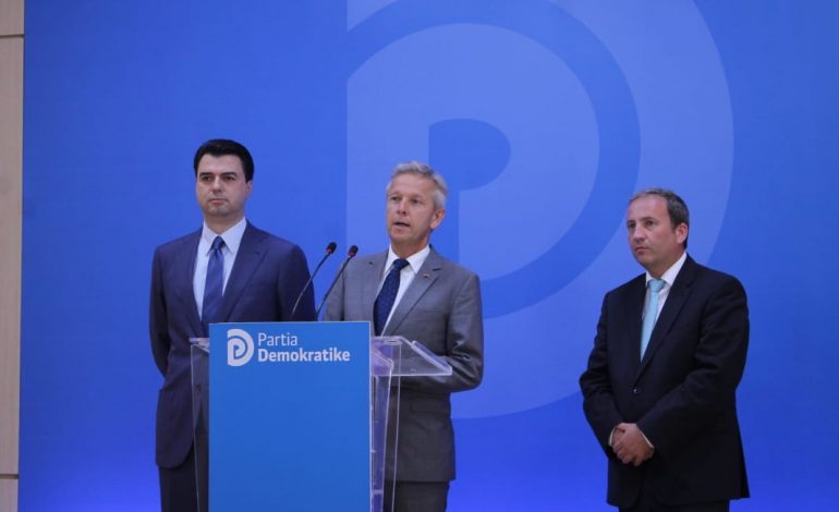 Kamp refugjatësh në Shqipëri? Reagon Basha: Është karamele për gojën e hidhur të Evropës nga skandalet Tahiri e Xhafaj