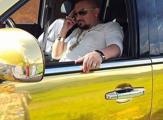 SHERR ME THIKA DHE MJETE TË FORTA/ Kush është BOSI shqiptar që u KAP me… (FOTO)