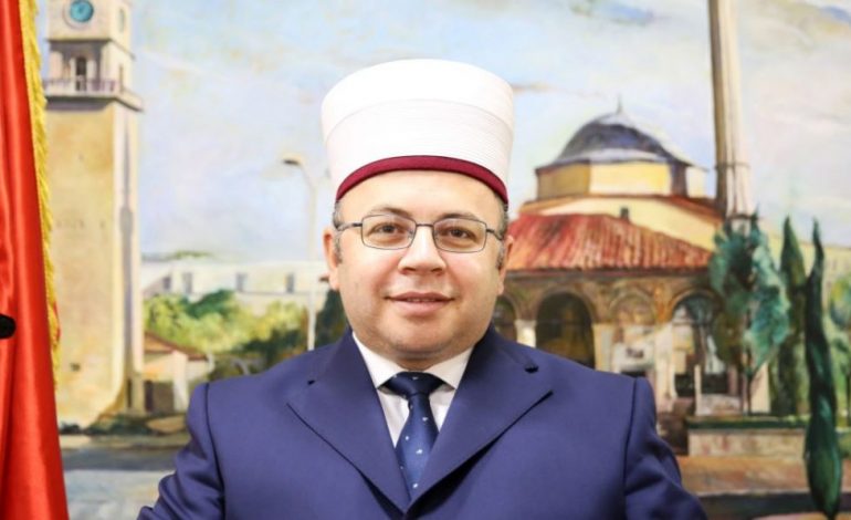 FOTO/ Publikohet programi për Fitër Bajramin, kreu i myslimanëve uron të gjithë besimtarët
