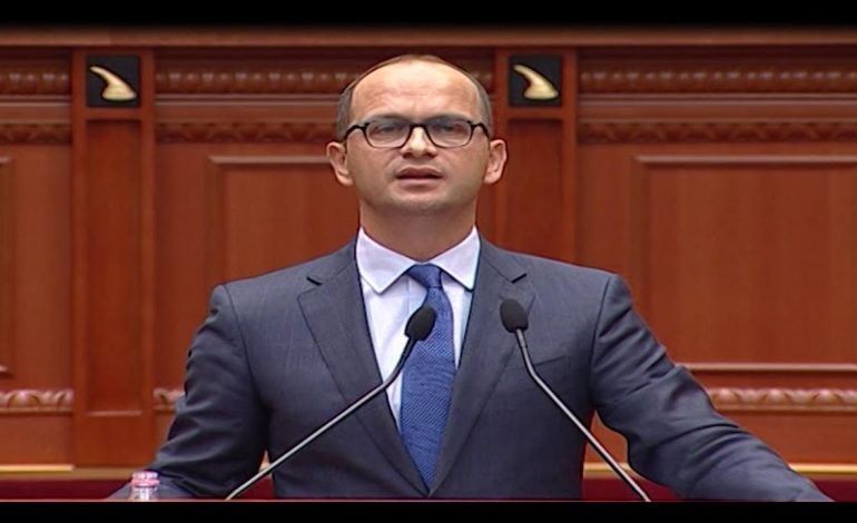 Vendimi për shtyrjen e negociatave, Bushati: Opozita në Tiranë nxin, nuk dua ta besoj se….