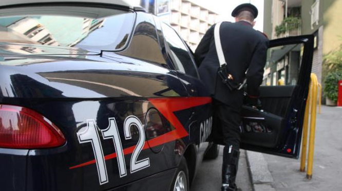 U KAP ME 8 KILOGRAMË DROGË NË MAKINË/ Shqiptari kishte marrë me vete FAMILJEN. Ku e kishte fshehur…