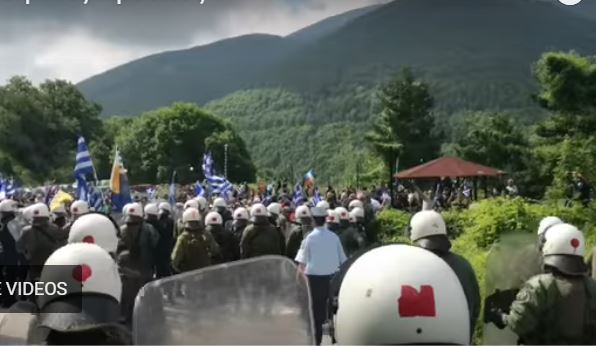 Emri i Maqedonisë/ Protestuesit nuk arrijnë ta pengojnë ceremoninë e nënshkrimit të marrëveshjes