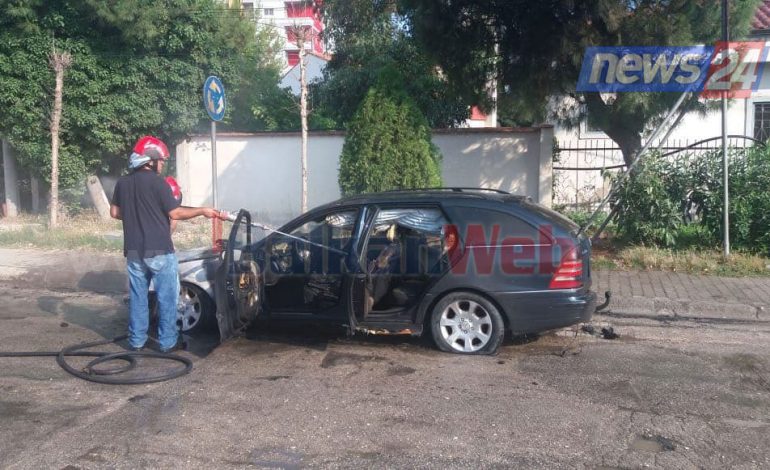 “Benzi” përfshihet nga flakët në aksin Fier-Patos, mister shkaqet (VIDEO)