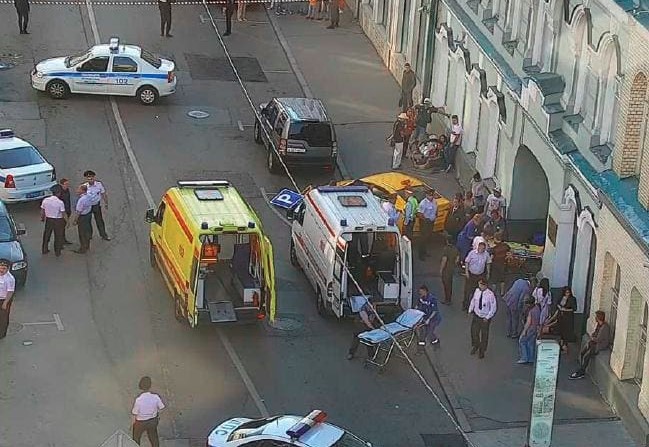 Ngjarje e rëndë në Rusi: Një i ri bie nga kati i gjashtë, vdes në Moskë