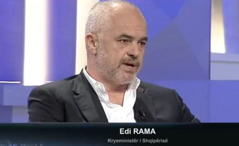 EDI RAMA I HABIT TË GJITHË/ Shfaqet si rrallëherë në panelin e emisionit ku flitet për…