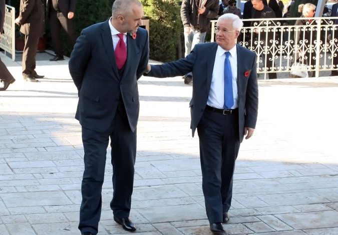 Paskal Milo: Ju tregoj arsyet pse Rama pëlqen Erdoganin dhe simpatia ndaj liderëve të fortë