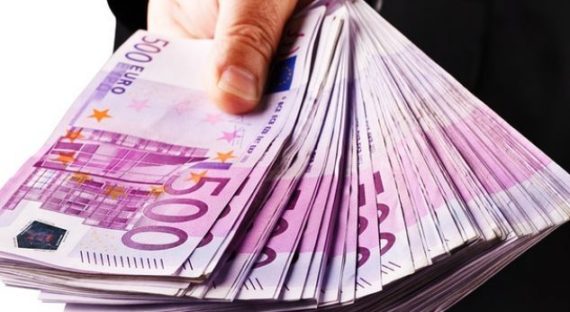 Stabilizohet euro pas luhatjeve të forta, ja me sa u këmbye sot mondedha europiane
