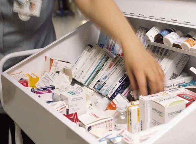 “Më di emrin e të fejuarit”/ Farmacistes në Tiranë i nxihet jeta nga 70-vjeçari, përfundon me trombozë në spital