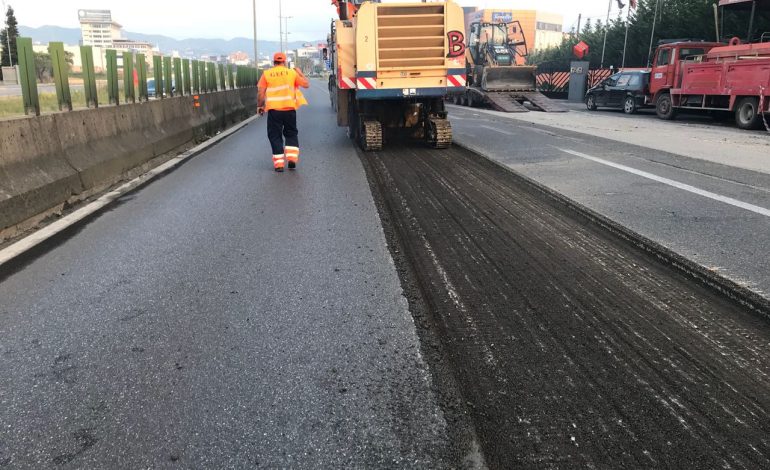 VIDEO/ Nis asfaltimi, por autostrada kthehet në makth. Shihni radhët kilometrike në hyrje të Tiranës