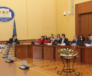 PS gati dosjet për lidhjet e LSI me Balilin, Ministria e Bujqësisë dhe QKB dorëzojnë dokumentet, opozita bllokon komisionin