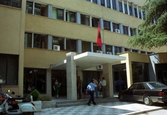 MENAXHERI I SHITJEVE VODHI 2 HERË SHEFIN/ Befason me deklaratën: Jam treguar legen…