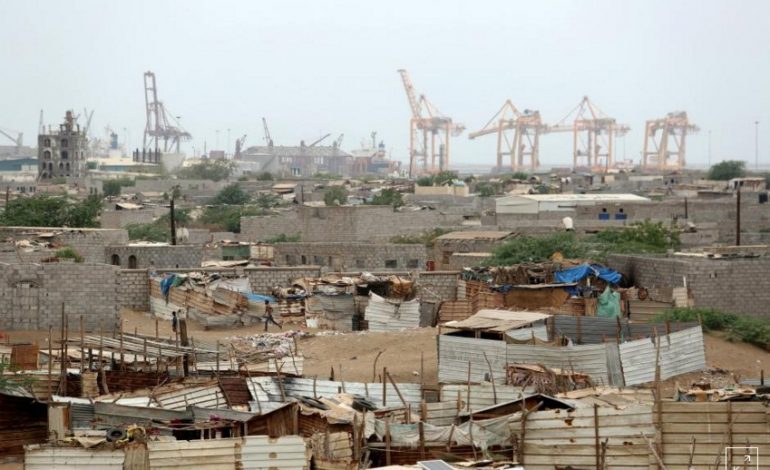 Koalicioni saudit vijon bombardimet në aeroportin e Hodeidah të Jemenit