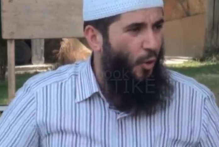 BEFASON imami: Mos i lini gratë dhe vajzat të shkojnë në det, rrihini me bishtin e sëpatës… (VIDEO)