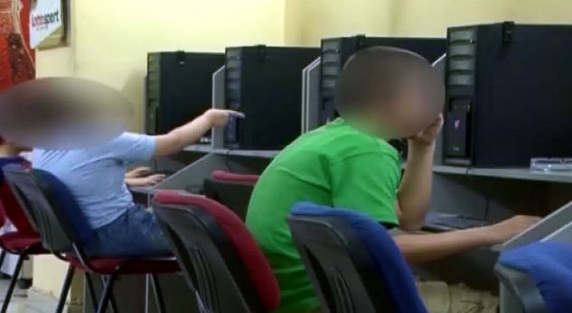 “PRE NGA INTERNETI”? Kush po i ngacmon SEKSUALISHT fëmijët shqiptarë që…