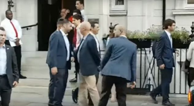 Bisedimet për emrin e Maqedonisë/ Kryeministri grek sulmohet në Londër(VIDEO)