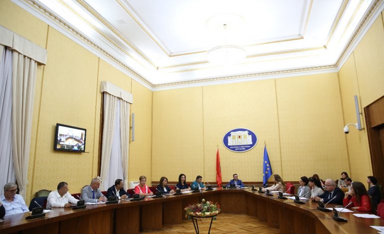 Komisioni i Ekonomisë/ Braçe flet për audiporgjimin: Akt i pastër kriminal i opozitës