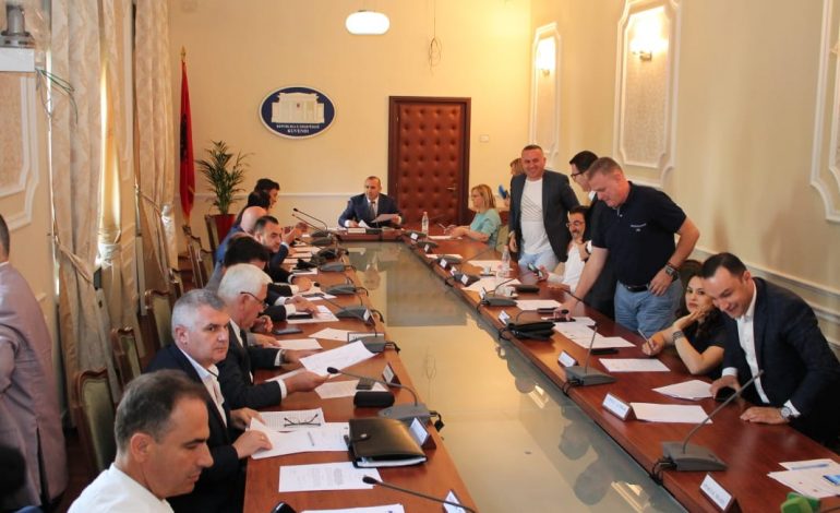 KOMISIONET PARLAMENTARE/ Alibeaj:Republikës së Shqipërisë i ka rënë sistemi i drejtësië