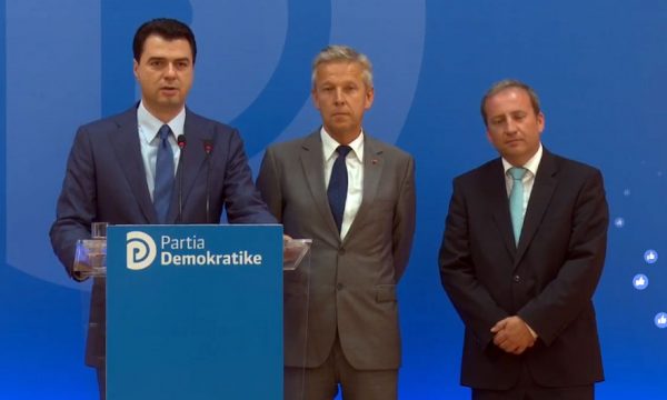 Deputeti austriak që e solli Basha në Tiranë flet për vëllain e Xhafajt, por ka të vetin në burg