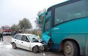 E FUNDIT/ Aksident në Shkodër, makina PËRPLASET me autobuzin. Shoferja… (EMRAT)