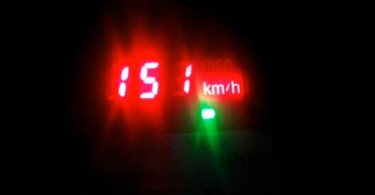 VIDEO/ Kontrolle me radar në autostradën Tiranë-Durrës, policia “djeg” shoferin me 151 km/h