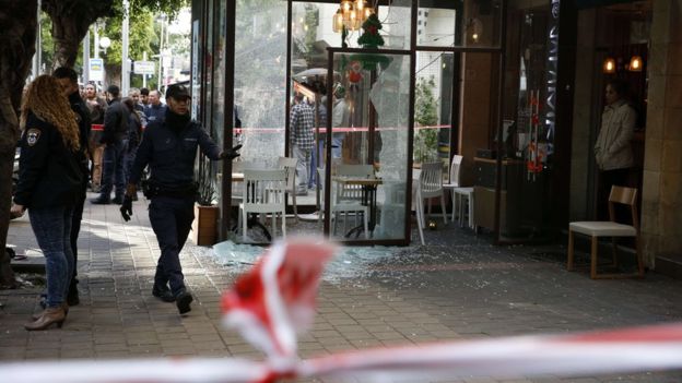 SULM TERRORIST/ Francë një grua sulmon me thikë dy persona thërriste “Allahu Ekber”