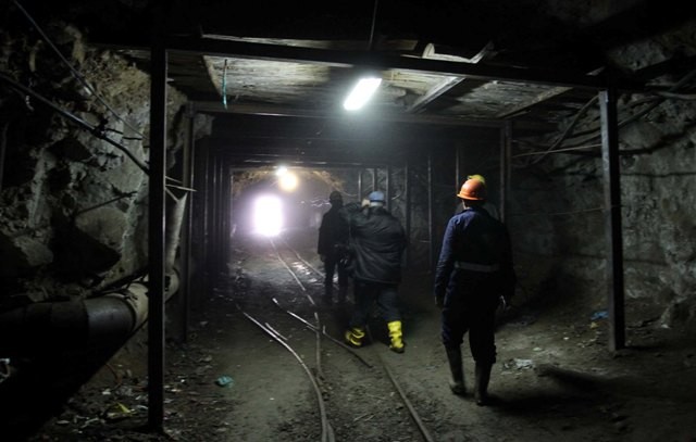 Plagoset një 53-vjeçar në minierën e Bulqizës, transportohet për në spital/ Gjendja e tij…