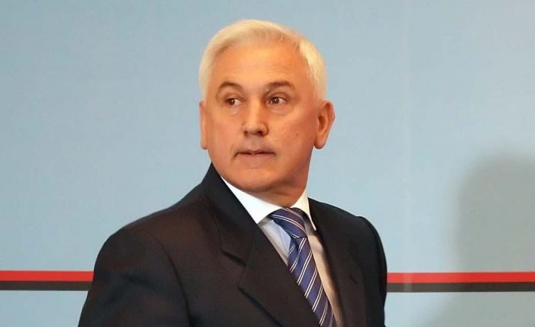 Përplasje PD-LSI/ “Shpërthen” deputeti Nasip Naço: Nuk jemi vasalë të demokratëve dhe Lulzim Bashës