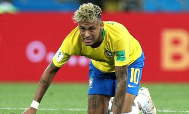 Marrin frymë tifozët e Brazilit/ Shuhet “ALARMI” për sulmuesin e talentuar